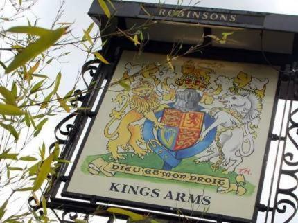 The Kings Arms Bed & Breakfast Wilmslow Exterior foto